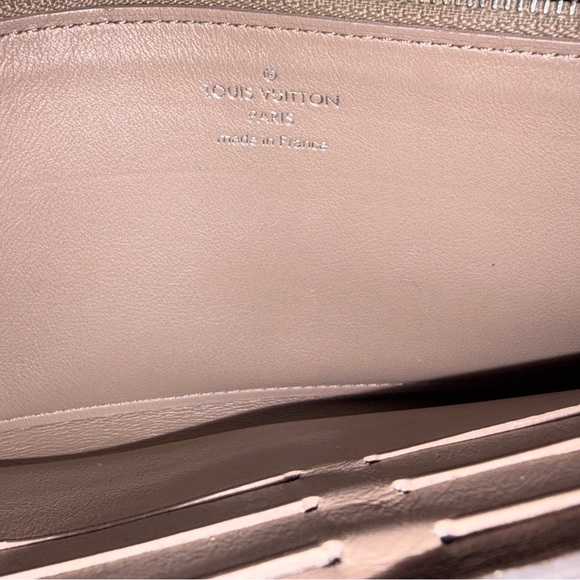 Louis Vuitton Pink Long Wallet Portefeuille Capucines with LV Emblem Branding - Picture 3 of 16